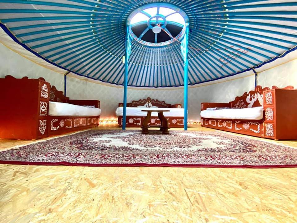 Mongolian Yurt Camp Hotel Cesky Sternberk Exterior foto